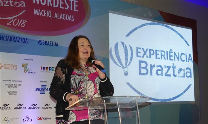 Presidente da Braztoa, Magda Nassar faz abertura do evento