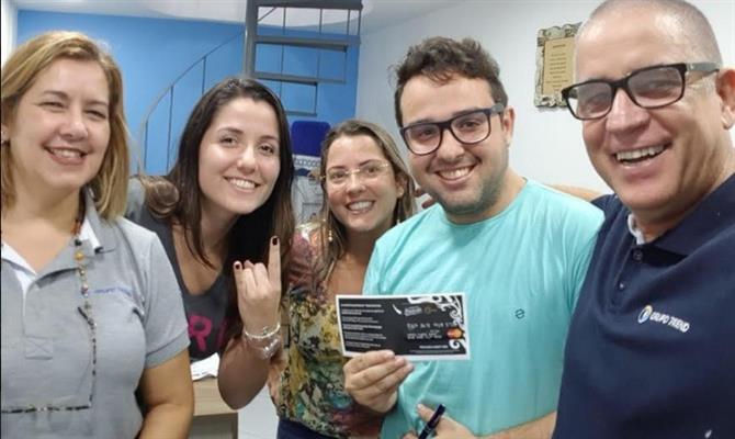 Rita Pereira, Jessica Bueno, Fabiane, Felipe Vailant, da Foca Viagens Guarapari, e Alexandre Monteiro. Felipe ganhou o cartão Amplified Rewards e vai participar do Fam Fest Vallarta<br/>