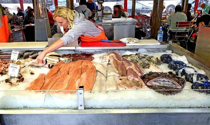Opções de frutos do mar não faltam no Mercado de Peixe de Bergen