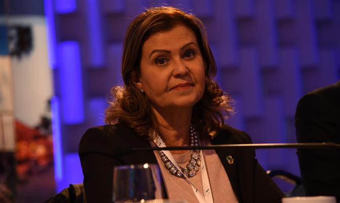 Atual presidente da Embratur, Teté Bezerra pediu urgência na votação da PL que torna  a entidade uma agência durante reunião do Conselho Nacional do Turismo, nesta segunda (6)