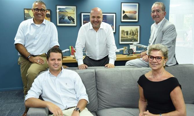 O time de executivos da Esferatur: Fábio da Luz, Carlos Vazquez, Beto Santos, Eduardo Camargo e Elza Breia. Faltou apenas Sérgio Clock