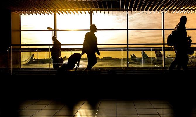 Aeroportos espanhóis seguem fechados para voos do Brasil e da África do Sul até dia 20 de julho