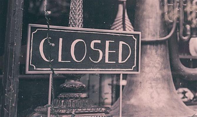 Restaurantes e bares são fechados ainda durante o verão europeu