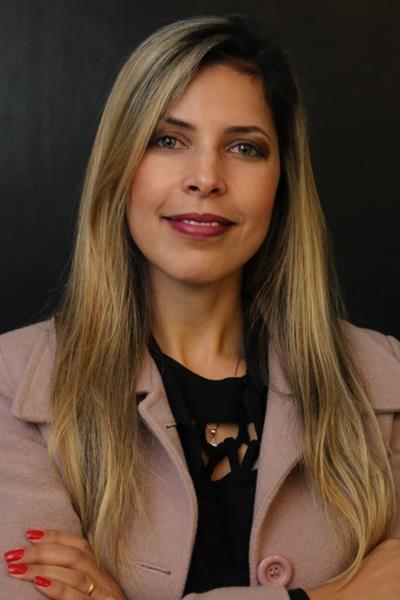 Vivian Almeida, diretora de Vendas da Rentcars.com