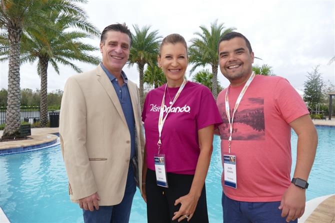 Patrick Yvars, Mara Roth e Andre Almeida (todos do Visit Orlando)