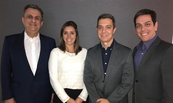 Paula Rorato com Claiton Armelin, Ricardo Assalim e Cristiano Placeres, da CVC Corp