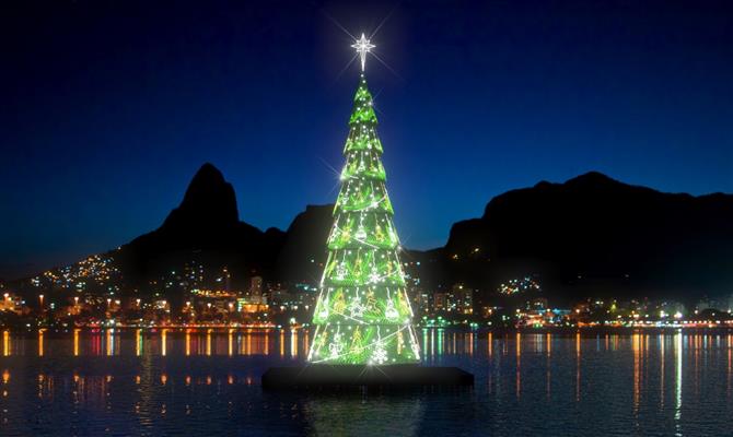Árvore de Natal na Lagoa Rodrigo de Freitas, no Rio de Janeiro