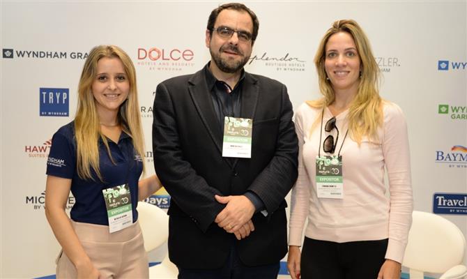 Natalia de Oliveira, coordenadora de Marketing para o Brasil, Marc Balanger, gerente geral, e Fernanda Brunetta, diretora de Operações de Franquias. Todos da Wyndham