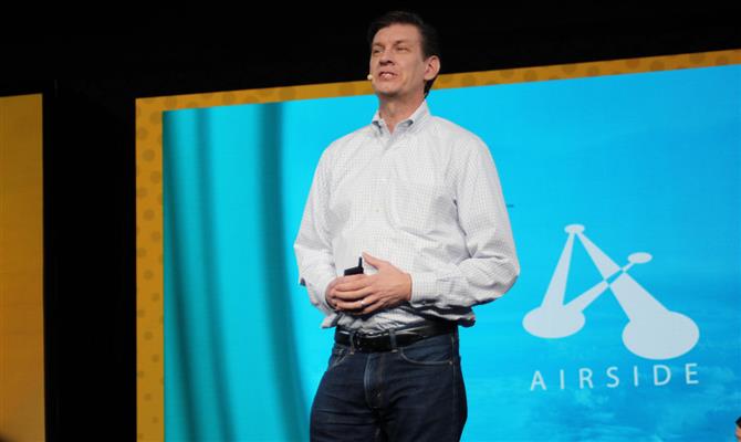 Hans Miller apresentou o projeto Proof, da Airside Mobile, durante o Summit da Phocuswright Conference 2018