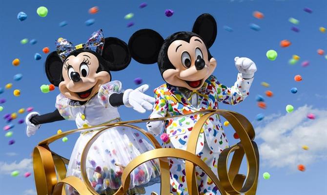 Minnie e Mickey Mouse aparecem três vezes por dia