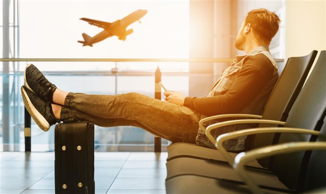 Viajantes estão mais propensos a fazer reservas por meio de um agente de viagens do que antes da crise de covid-19