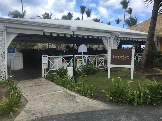 Os banheiros e área de frigobar dos dois modelos são semelhantes. Todos os hóspedes também têm acesso aos mesmos serviços, como concierge e mordomo 24h