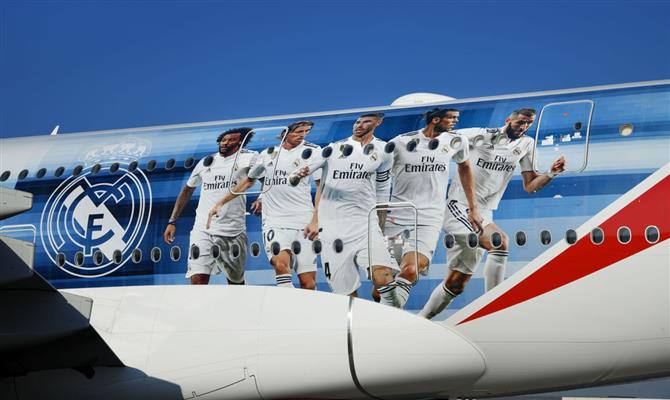 Craques do Real Madrid estampam aviÃµes da Emirates desde 2015
