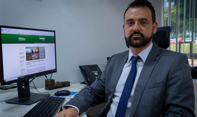 Embratur anuncia Leônidas Oliveira como presidente 