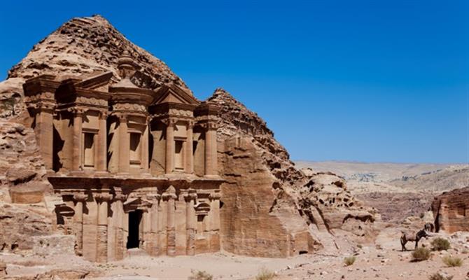 A Jordânia tem rico patrimônio cultural e histórico e já foi habitada por dezenas de civilizações ao longo dos séculos