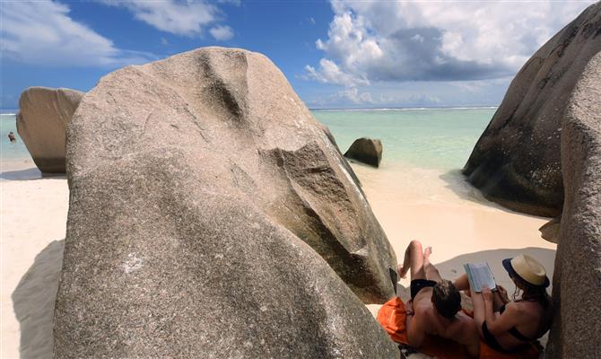 Exclusividade em praias paradisíacas consolidou Seychelles como destino de lua de mel; arquipélago, porém, mira em novos públicos