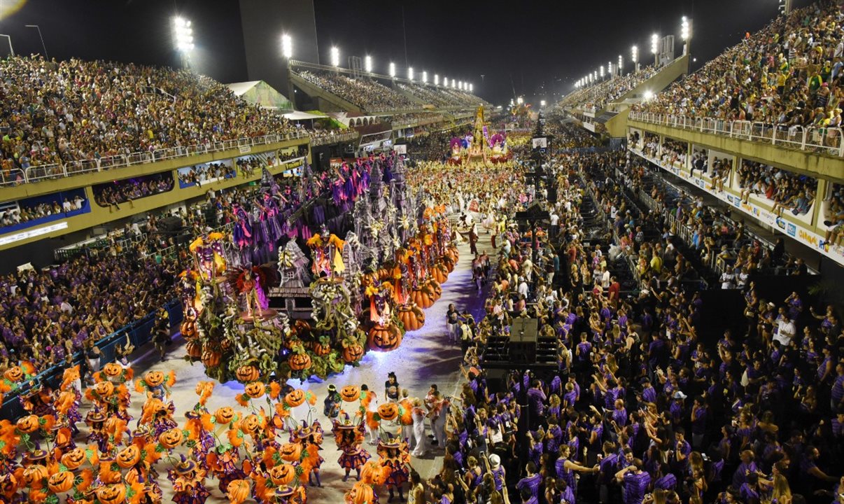 O grupo especial do carnaval carioca conta com 13 escolas de samba