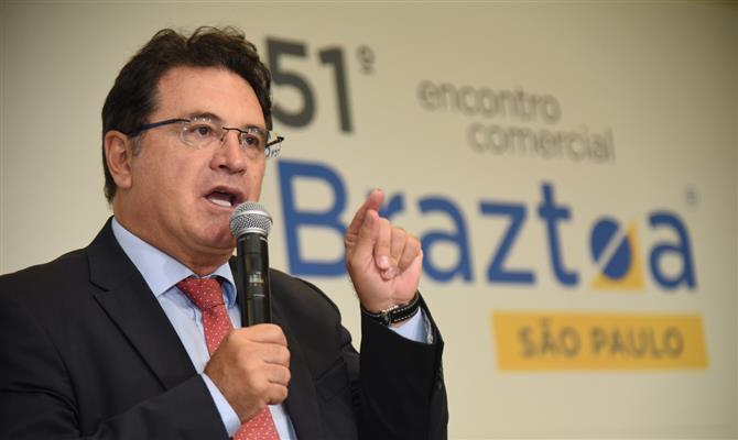 Vinicius Lummertz durante evento da Braztoa na capital paulista