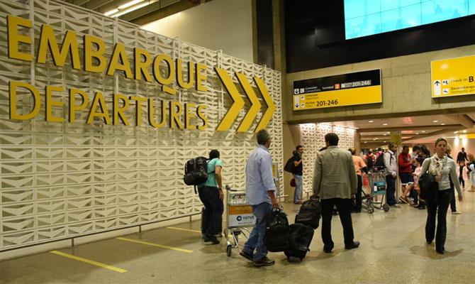 Aeroporto Internacional de São Paulo, em Guarulhos: taxa de poluição deve ser incluída nas passagens aéreas