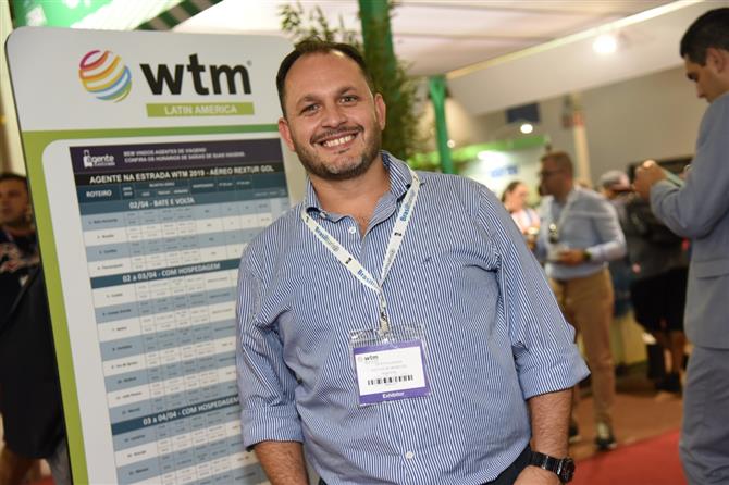 Rene Contreras, da República Dominicana