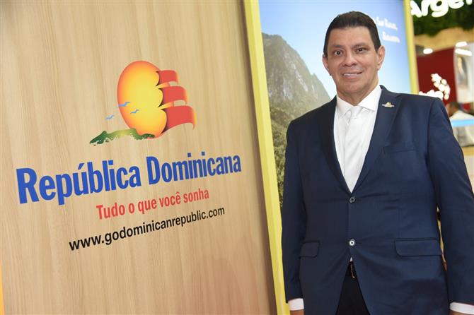 Rene Contreras, da República Dominicana