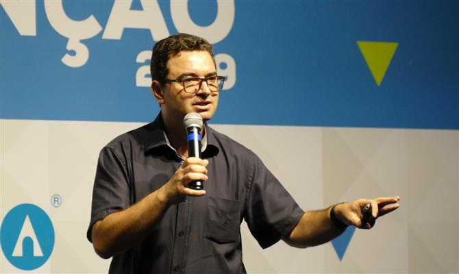 Palestrante Benício Filho durante convenção da BWT