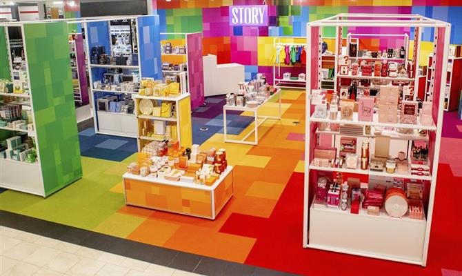 Story at Macy's: loja de departamento lança estantes com produtos temáticos