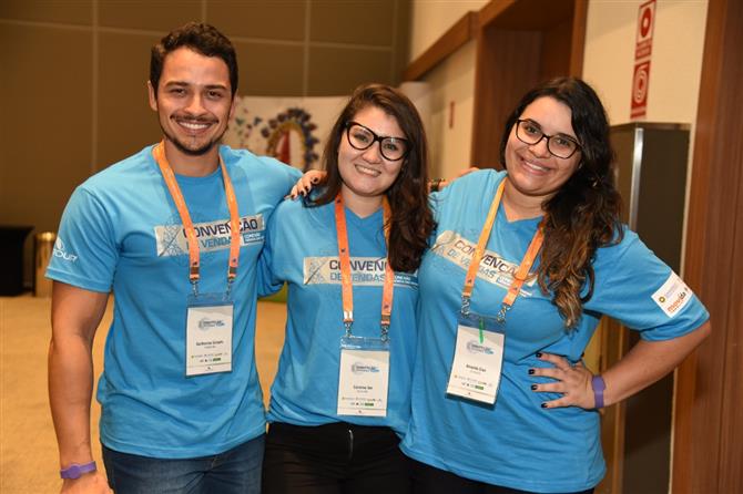 Guilherme Gobatto (Flytour Indaiatuba), Caroline Ike e Amanda Cruz (ambas da Flytour Sorocaba)