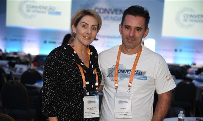 A diretora executiva da Flytour Business Travel, Ana Paula Oliveira, e o diretor executivo da Flytour Eventos, Fabio Rossi