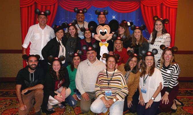 Grupo graduado pelo Disneyland Resort, em Anaheim (EUA)