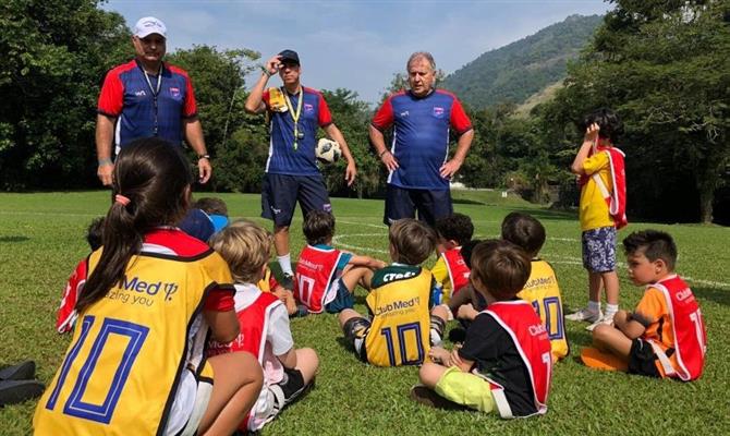 Escolinha de futebol foi atração nas unidades Rio das Pedras e Lake Paradise
