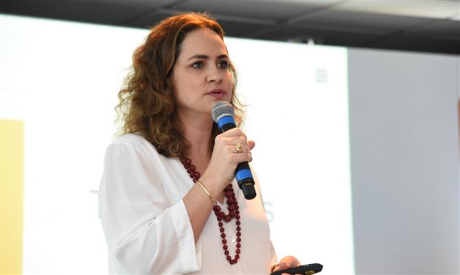 A diretora da Mapie, Trícia Neves, aborda questões do setor em sua palestra