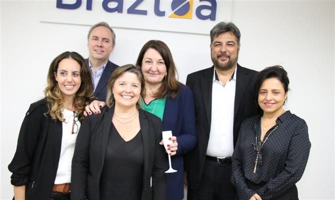 Conselho de administração com a ex-presidente Magda Nassar e a CEO Monica Samia