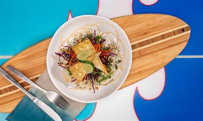 Tofu Power Bowl é uma das opções gastronômicas do Beach Break Cafe