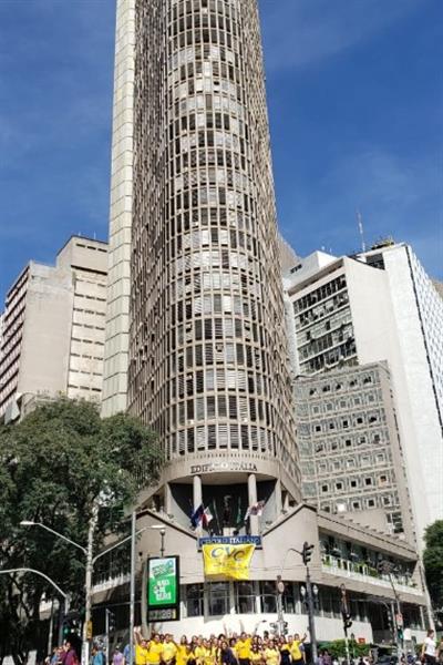 Filial 900 e 901 da CVC, no centro de São Paulo: atendimento a multimarcas