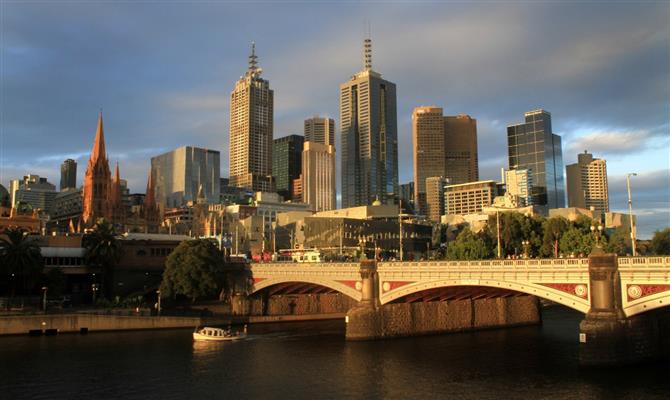 Melbourne é a cidade mais populosa e o maior centro econômico do país