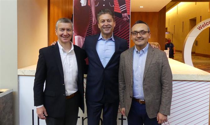 Cam Kenyon, Cem Tanyel e Rodrigo Celis, do Sabre Airline Solutions