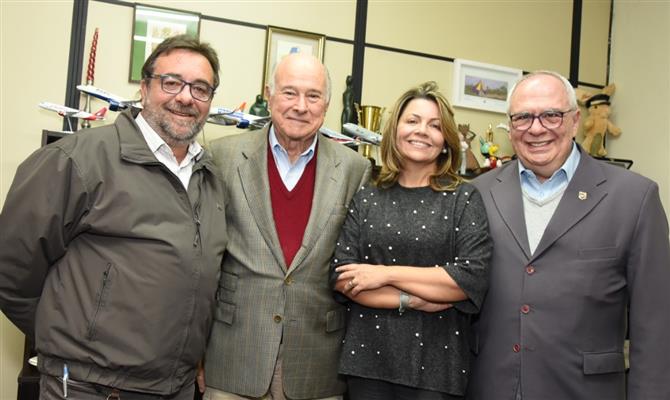 Luiz Henrique Miranda, Patricia Servilha e Aristides Cury com o presidente da PANROTAS, Guillermo Alcorta