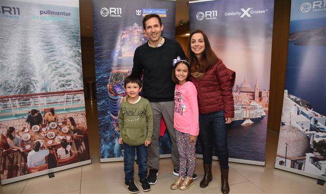 Rodrigo Vaz, da Decolar, com a família: Rafael, Marina e Luciana