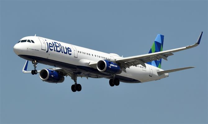 JetBlue pode perder aliança com American e ter fusão com Spirit recusada em questão de meses