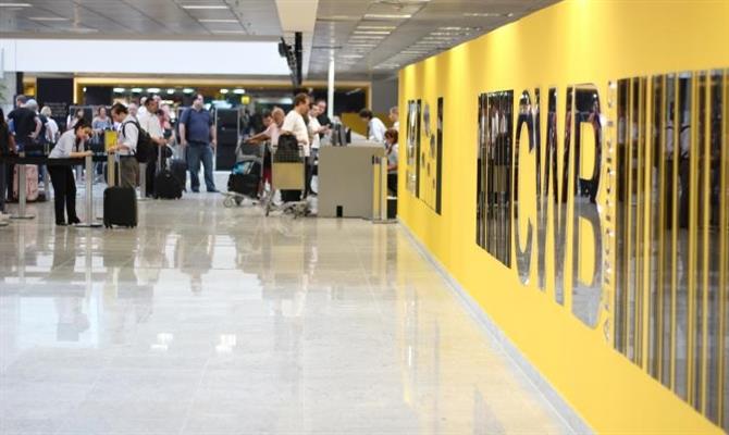 Aeroporto de Curitiba é privatizado