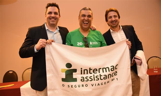 O gerente de Desenvolvimento de Negócios da MDabroad, Nicolas Mammarella, o CEO da Intermac, Eduardo Aoki, e o diretor de Operações da MDabroad, Ignacio Marquez