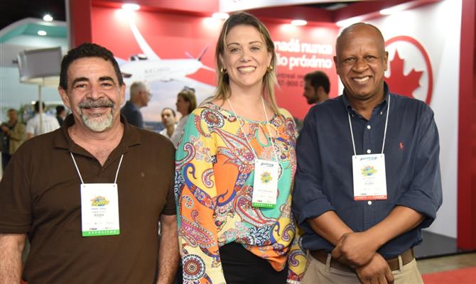 Wassil Jorge, da Samadhi Hotels, Talita Del Moro, da Secretaria de Turismo de Foz do Iguaçu (PR) e Deco Borges, da Avis Budget