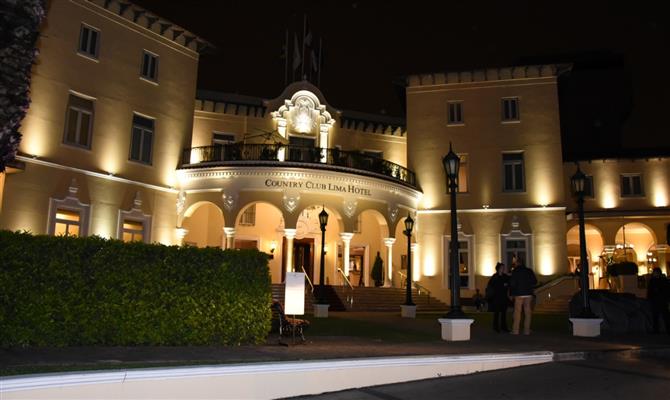 O Country Club Lima Hotel fica na região de San Isidro