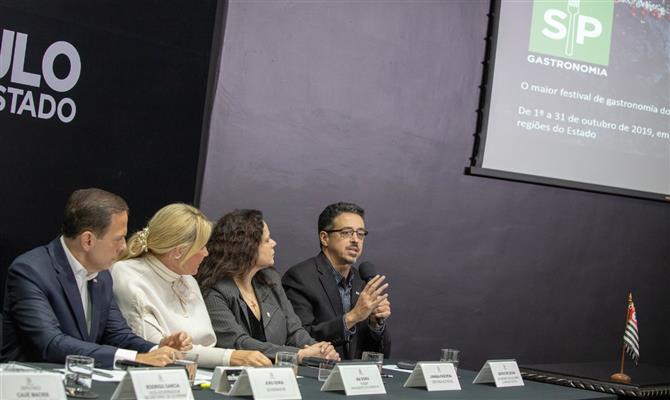 Secretário Sérgio Sé Leitão explica o projeto