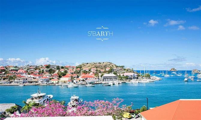 Saint Barth é uma ilha de luxo no Caribe, onde o idioma oficial é o francês