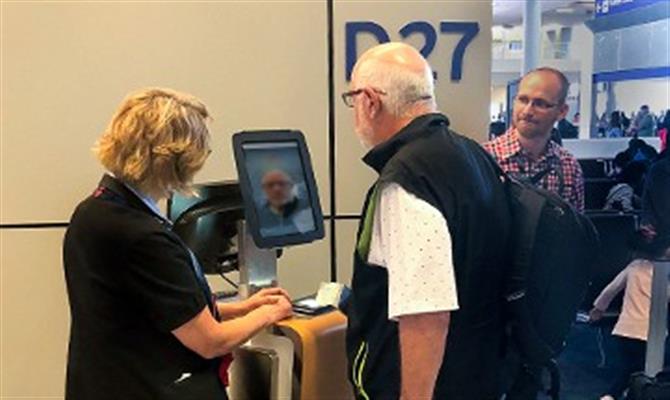 A American Airlines iniciou o embarque biométrico nesta semana no aeroporto internacional de Dallas