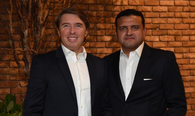 Ricardo Amaral, diretor executivo da R11 Travel, e Jean Saraiva, diretor de Vendas da Silversea no Brasil