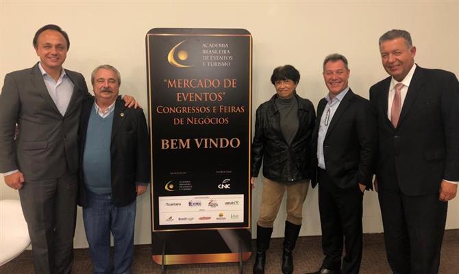 Executivos participam de evento na capital paulista