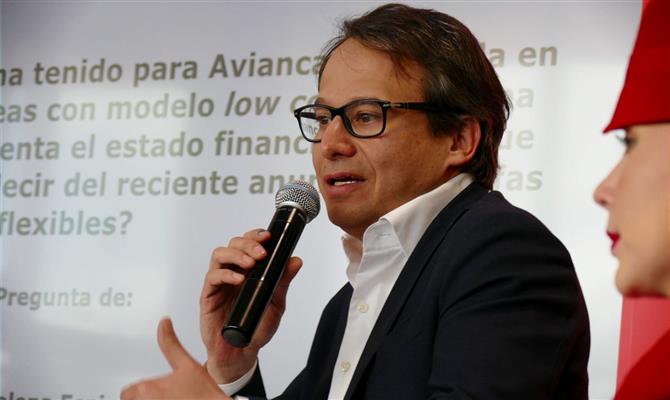  Adrian Neuhauser, CFO do conglomerado colombiano